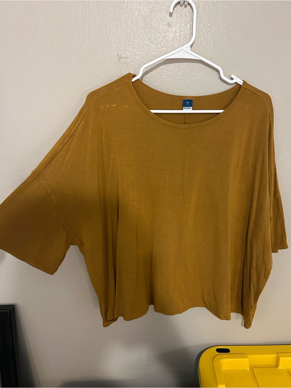 Old navy shirt (FREE when bundled)